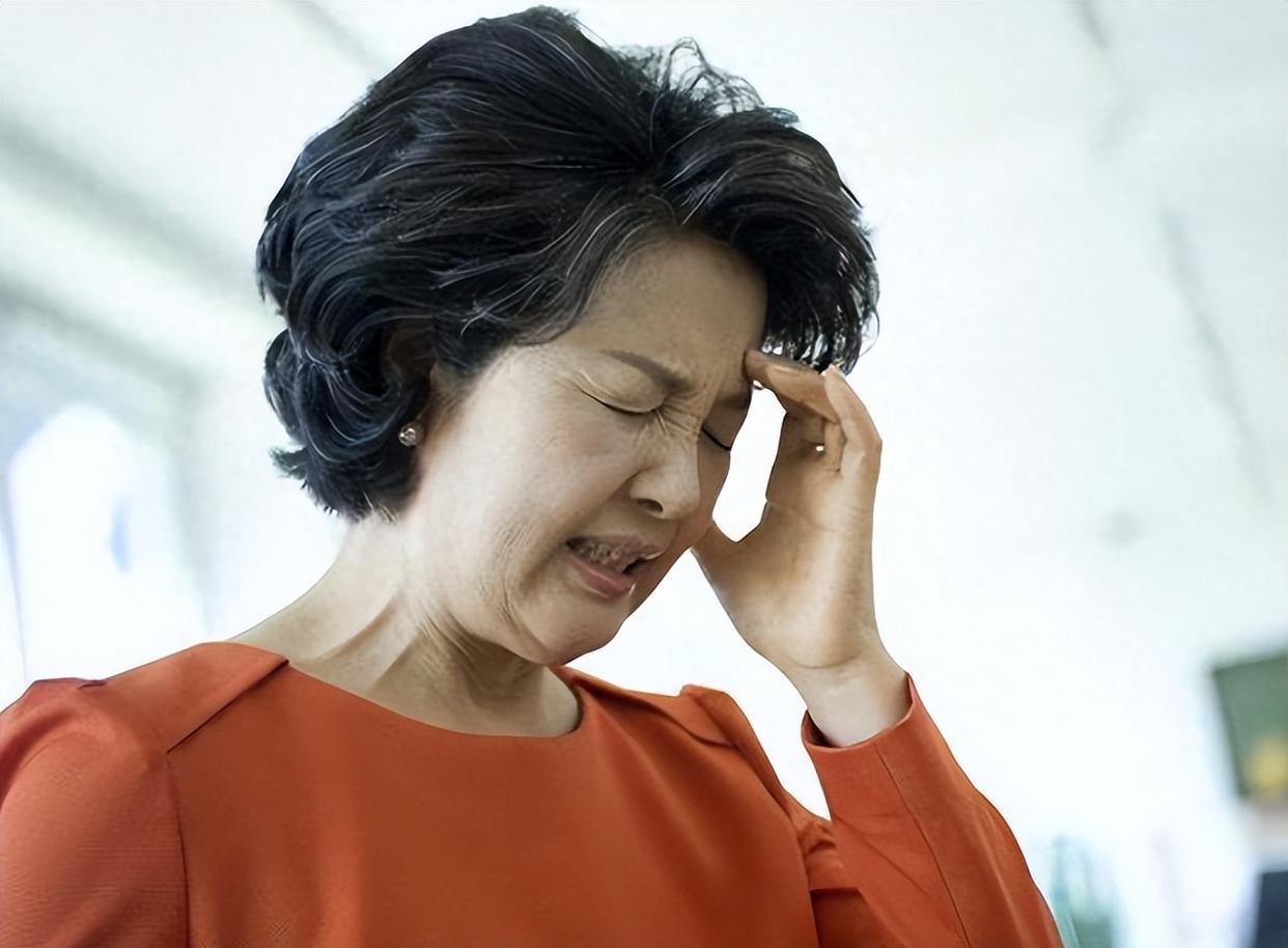 中老年人头晕别大意！每天按这1个地方，脑袋清爽不犯晕
头晕是中老年人门诊中最常见