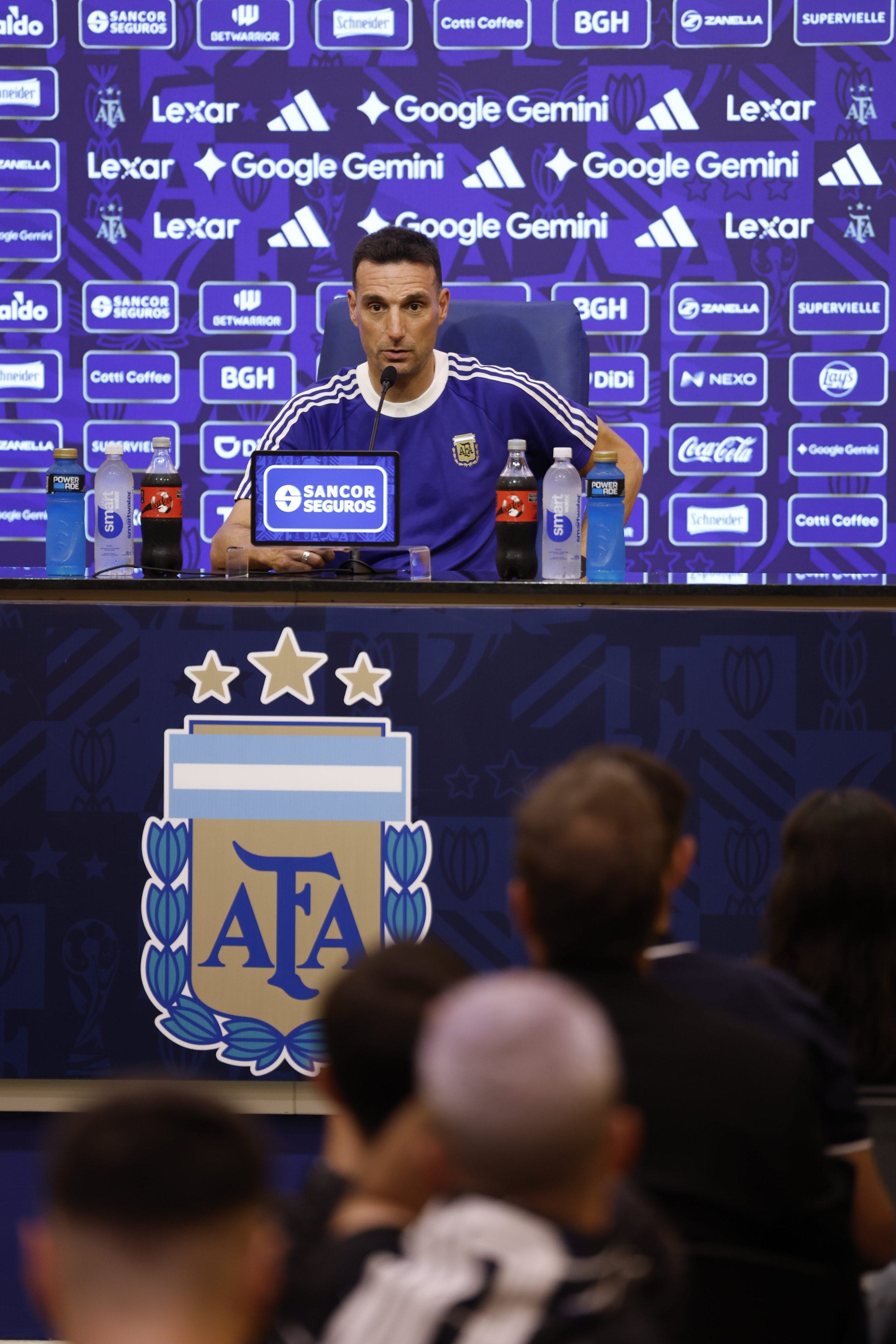 🗣️斯卡洛尼：🔥“有些球员为我们付出了很多，但他们必须继续保持同样的表现。”