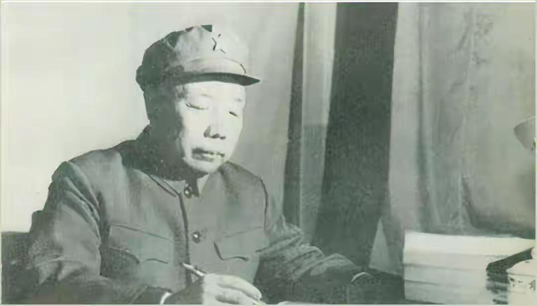 1935年，红军团长长征途中离奇失踪，被当成民夫44年，1979年他写信给开国上