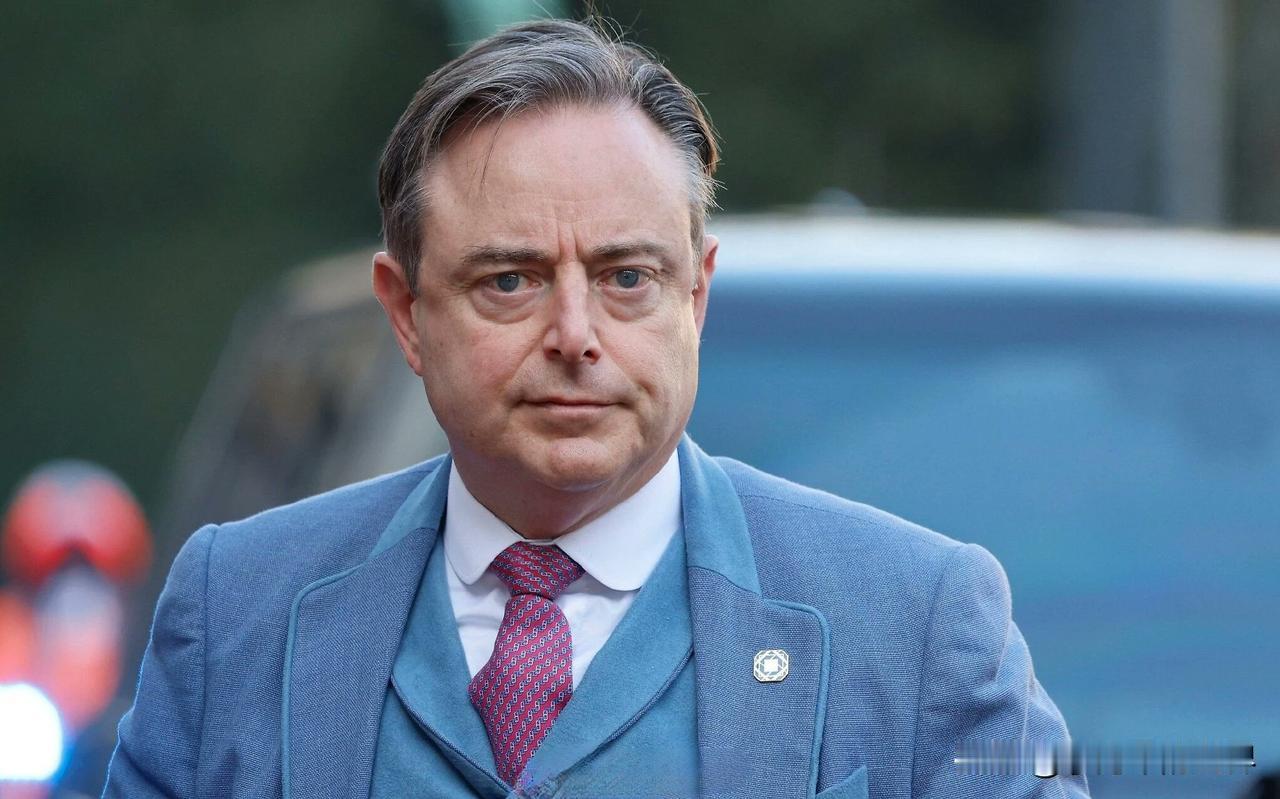 比利时首相巴尔特·德韦弗：
“我们必须与俄罗斯关系正常化，重新获得廉价能源的获取