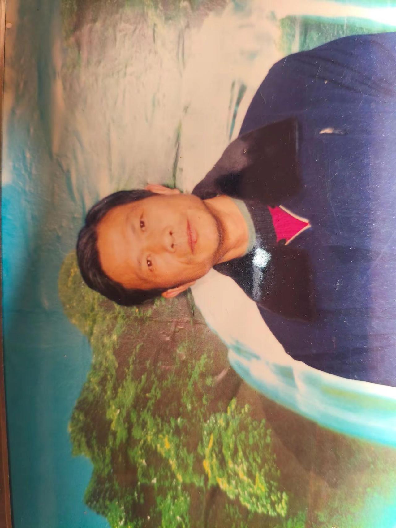 自学科技书本。在劳动工作管理抽水机时，自学科技书本。
