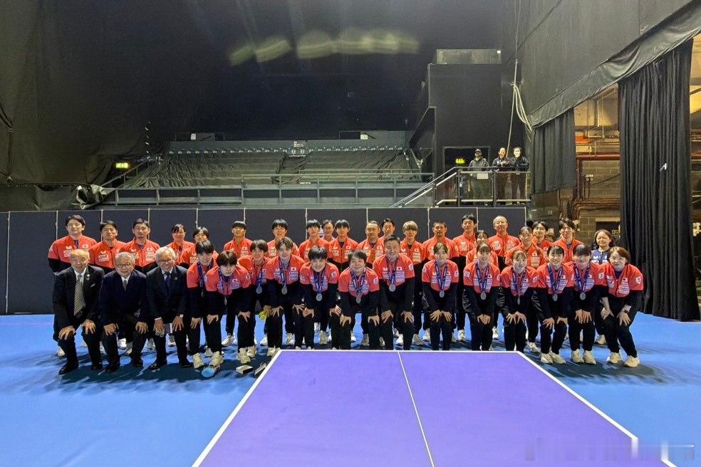 ITTF伦敦世乒赛2026张本智和 260513 日乒男队大合照+日本队大合照C