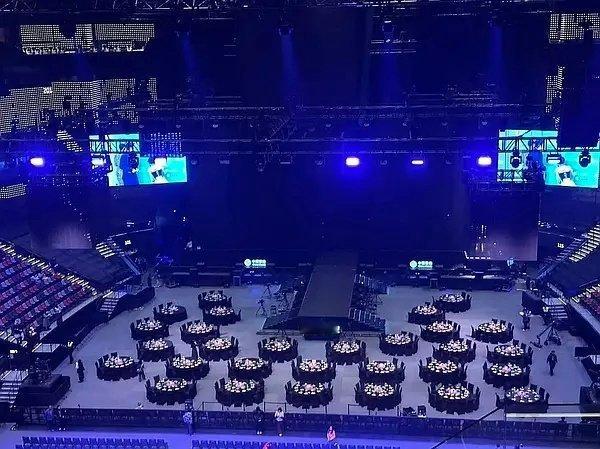 杨幂尖叫之夜内场主桌杨幂尖叫之夜主桌期待内场！今年杨幂尖叫之夜主桌 