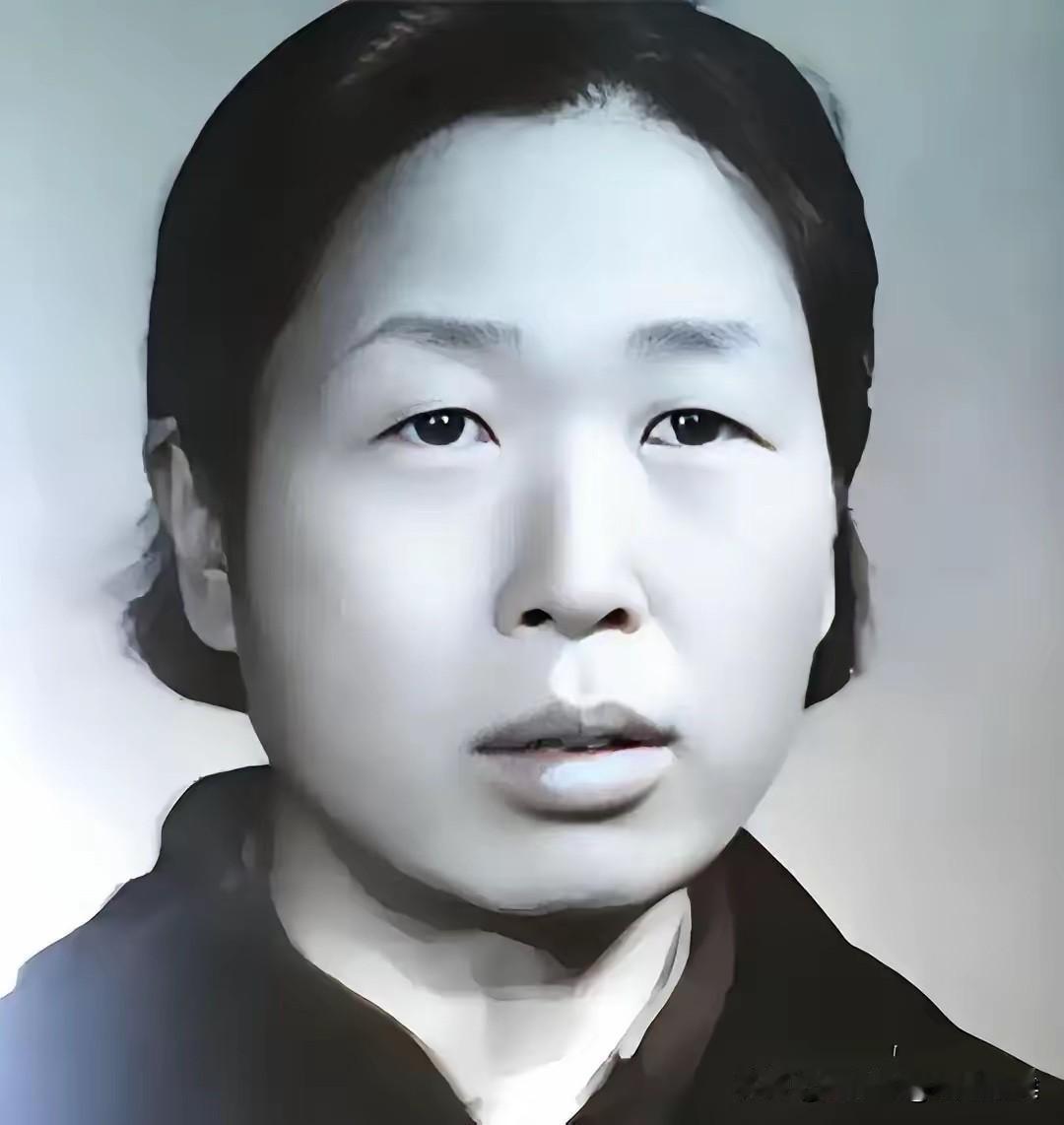 1977年底，原中组部副部长高淑兰被中央免去职务。她收拾好办公桌上的私人物品，交