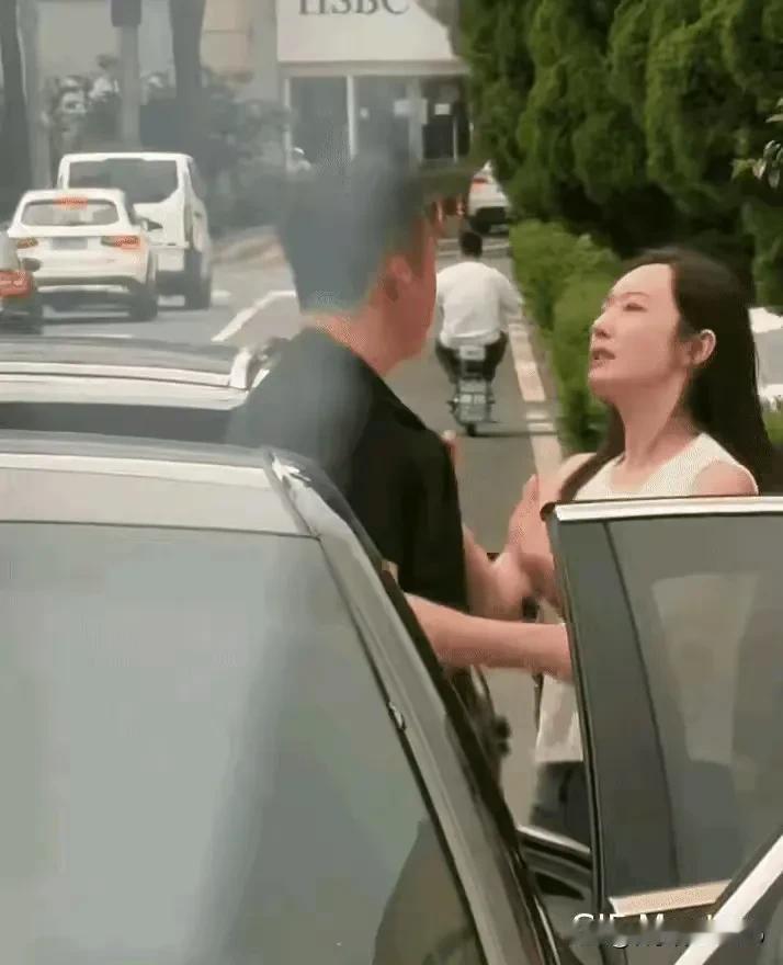 看完了生了一肚子气！简直道反天罡了，这世道男人的血性呢？这种女人还要她干嘛？啥也