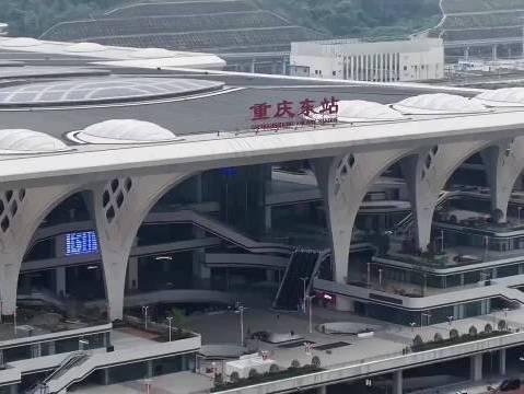 马斯克零文案转发重庆东站！外网炸锅，美国人彻底破防
 
一条无文字转发，让重庆东