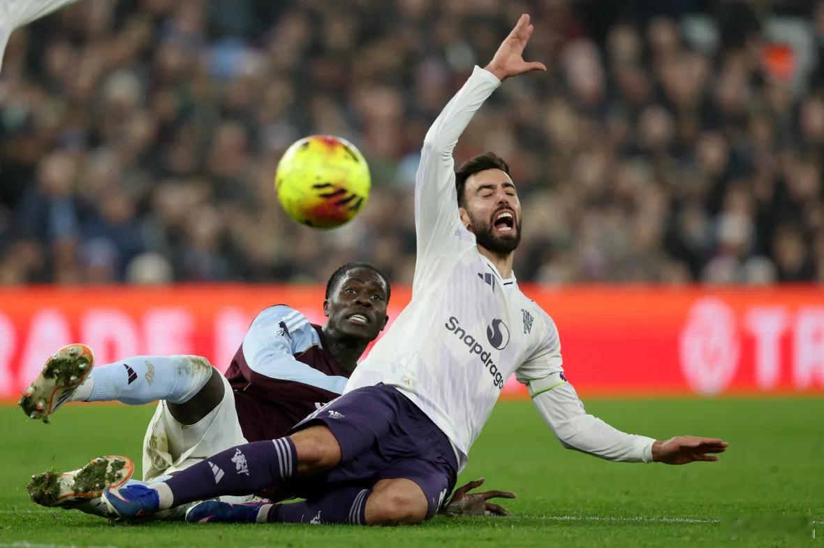 曼联 梅努本来是打算冬窗以外租形式去其他球队踢球，试图通过充足的出场时间打动图赫