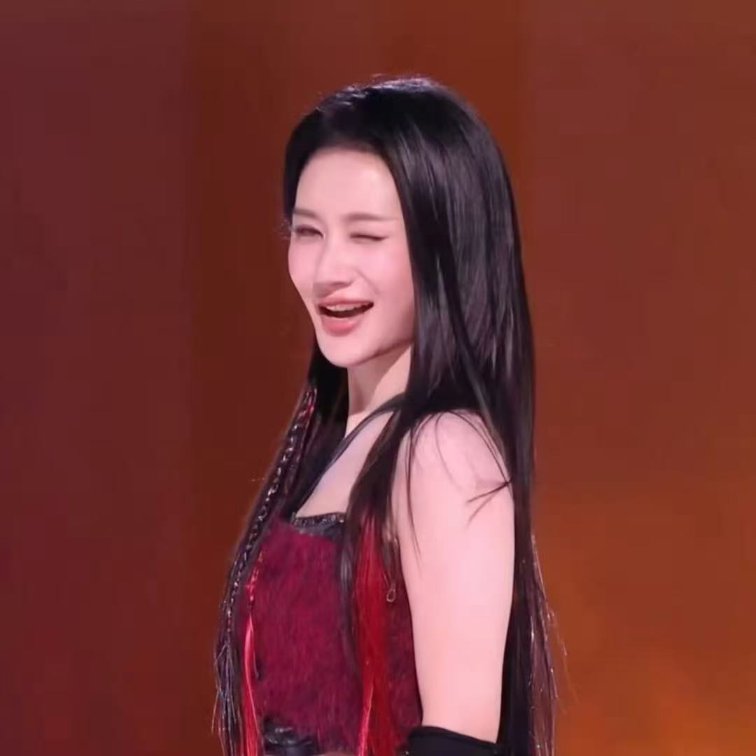 李兰迪请大家支持何宣林李兰迪已接收姐姐的wink哇啊！李兰迪回应何宣林的wink