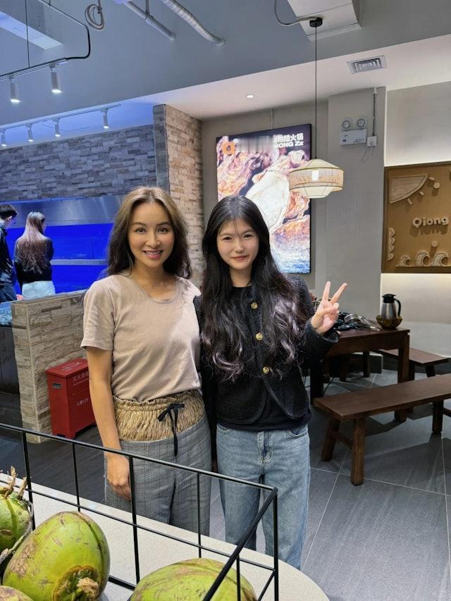 现年49岁的麦家琪港姐出身，本来是当年的大热门，可惜5强不入。直至90年代进军电