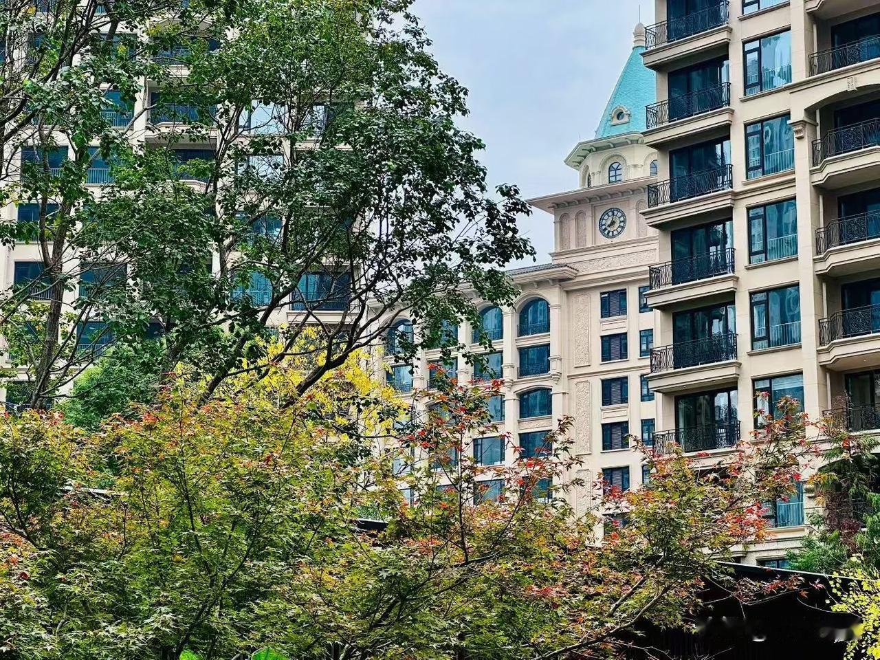 猜一猜，这是武汉哪个楼盘，猜对了算你厉害