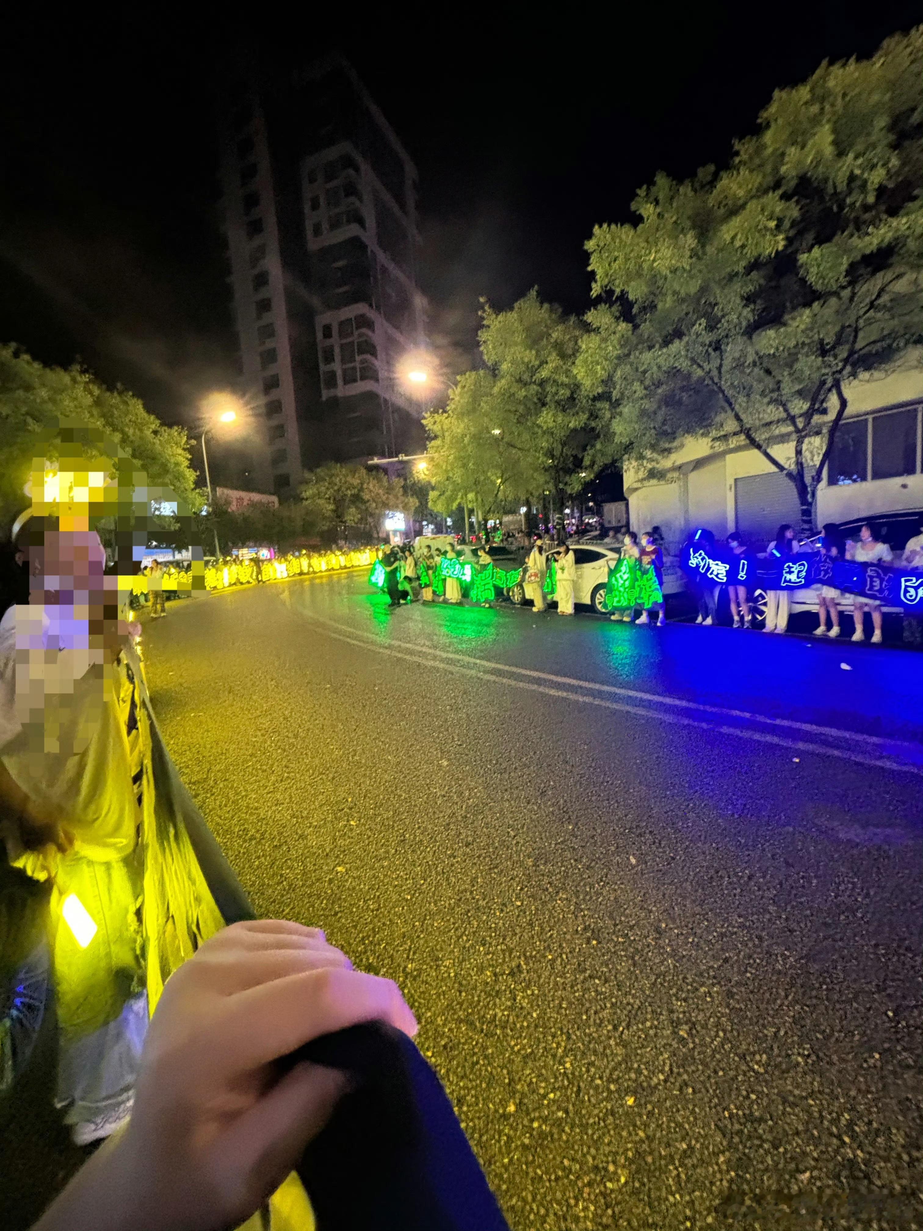 【投稿〡张桂源】张桂源黄海 张桂源家灯牌人数碾压了[打call] ​​​