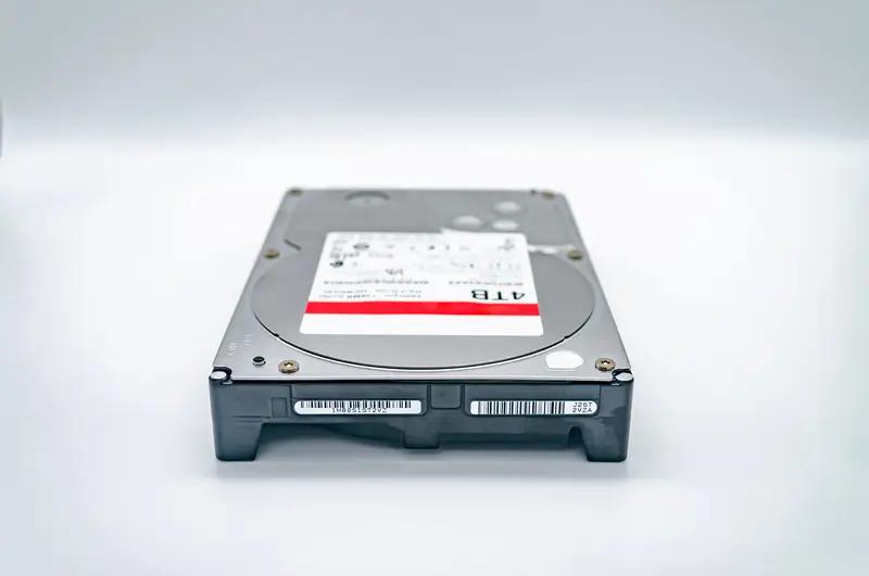 买1TB硬盘到手只有910GB？别骂奸商，这是进制坑！
数码圈有个半公开的潜规则