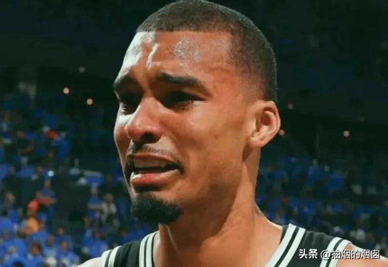 NBA还有王朝吗？
小球时代的到来，击垮了传统篮球，导致中锋没有地位， 或者说流