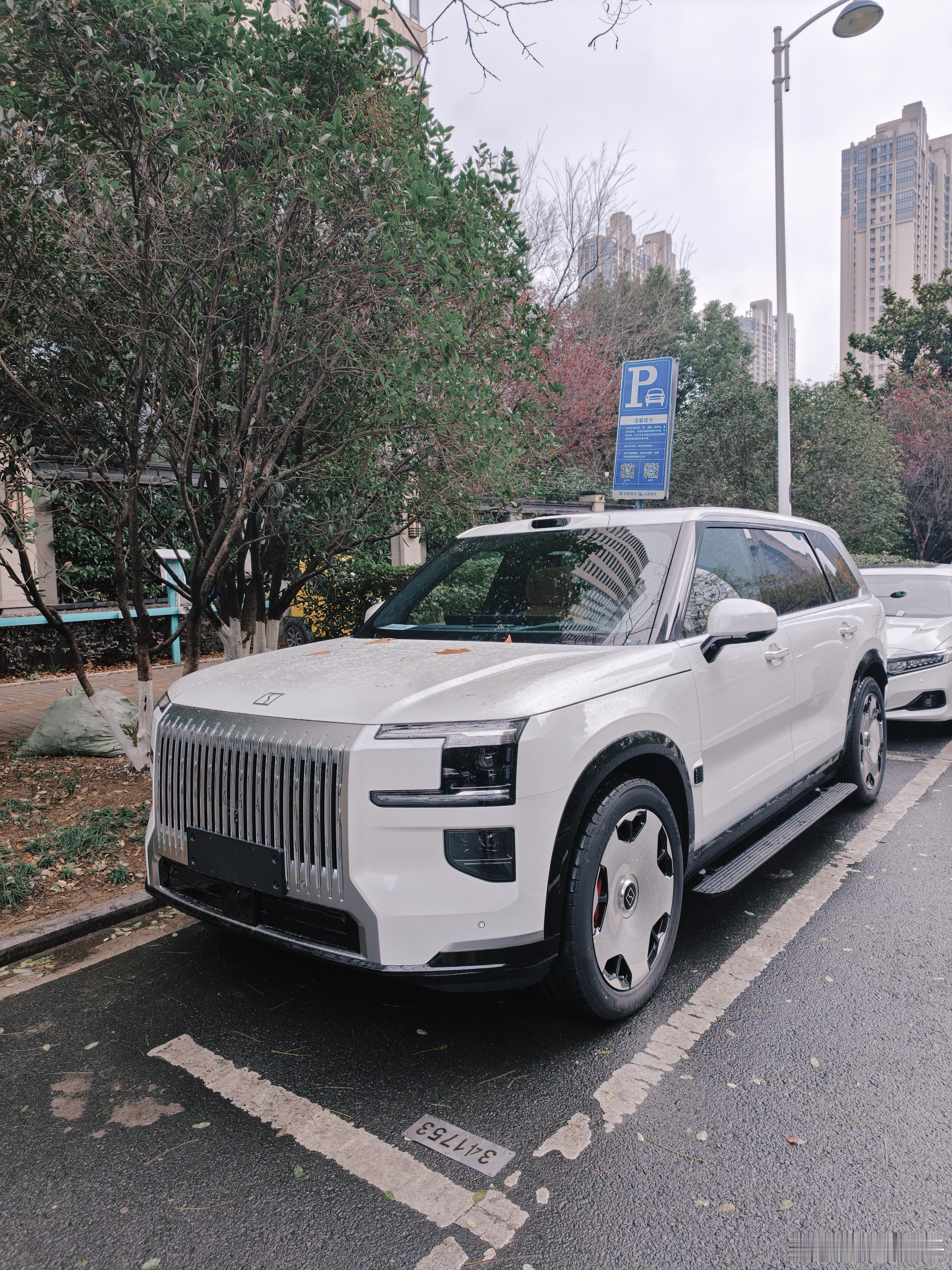 珍惜没上绿牌的时光国产车首次用上的48V主动稳定杆开的是真稳完全没侧倾特别推荐大