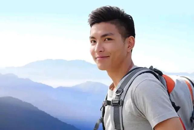为啥生活中看不到大龄剩男的焦虑？
全国男比女多2899万，相亲角却几乎看不到大龄