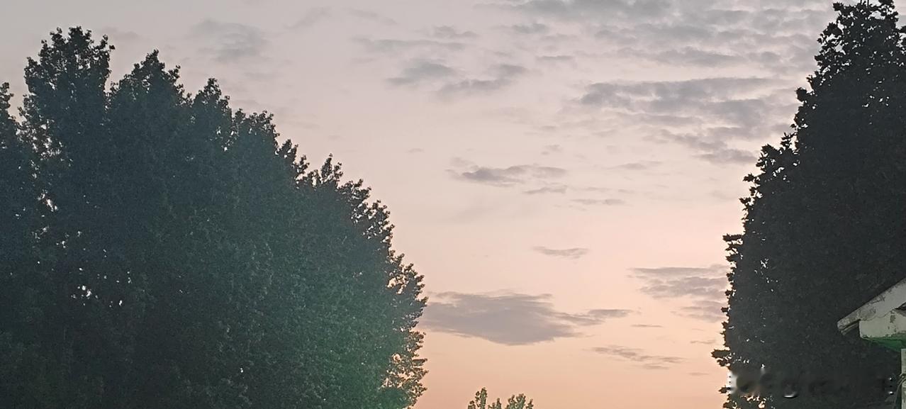 05:28:07
刚刚拍的，牛马就位，今天又是挣外快的一天，取悦生活，好好搞钱