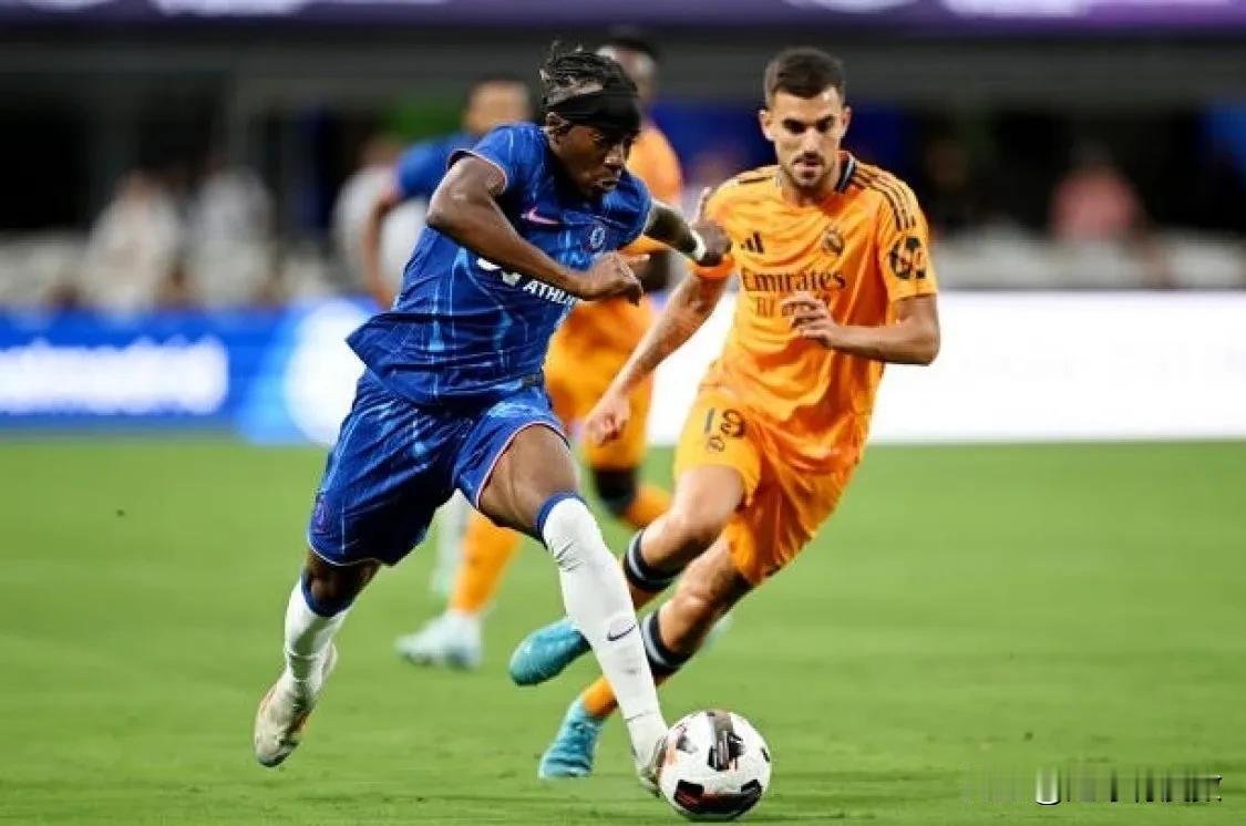 切尔西热身赛输给皇马，不难看出以下几个事实：
1、马杜埃凯就像是一坨涂满巧克力的