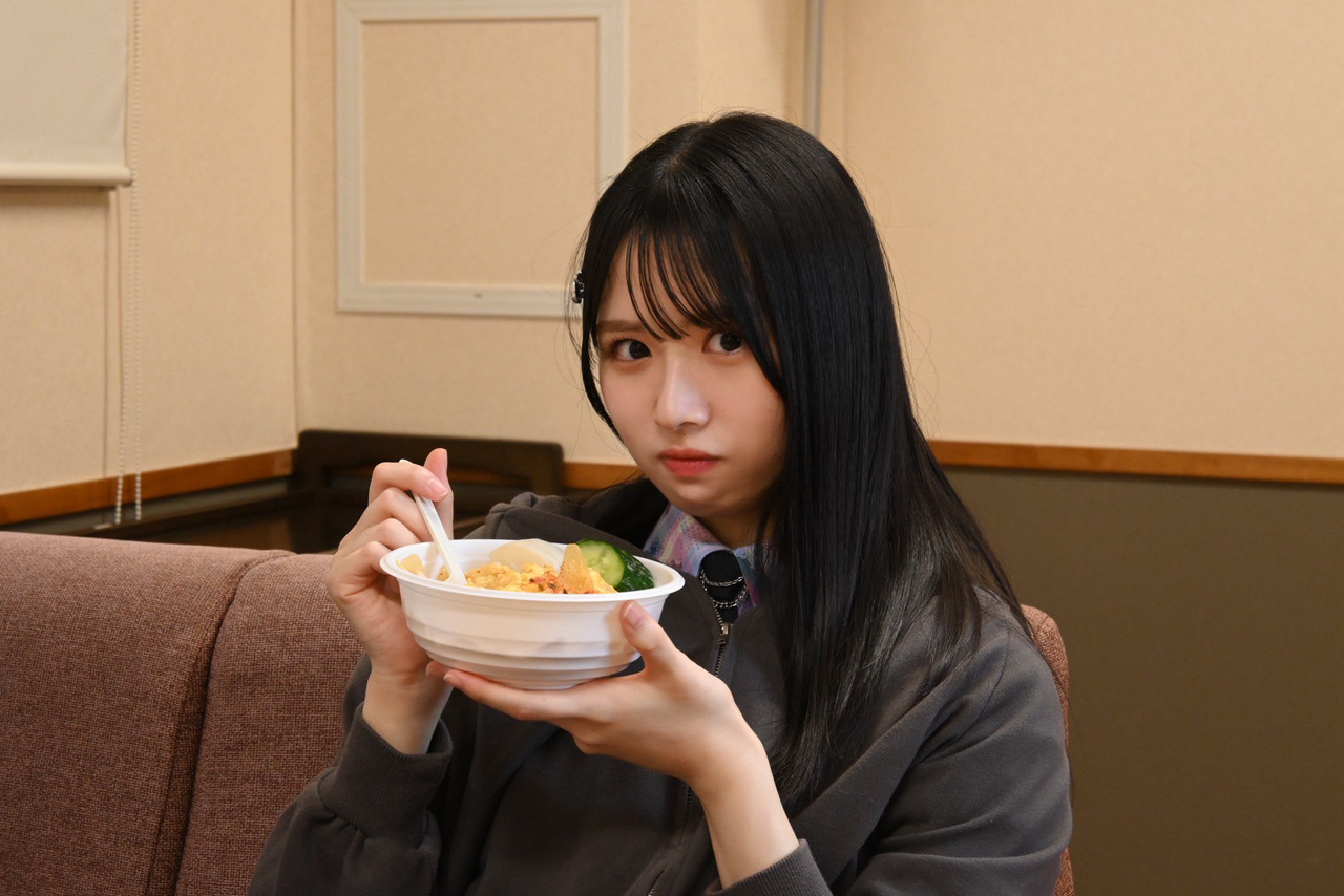 ひなの「今日もお仕事へ。周りの皆様の優しさのお陰でしあわせな時間でした。ありがと
