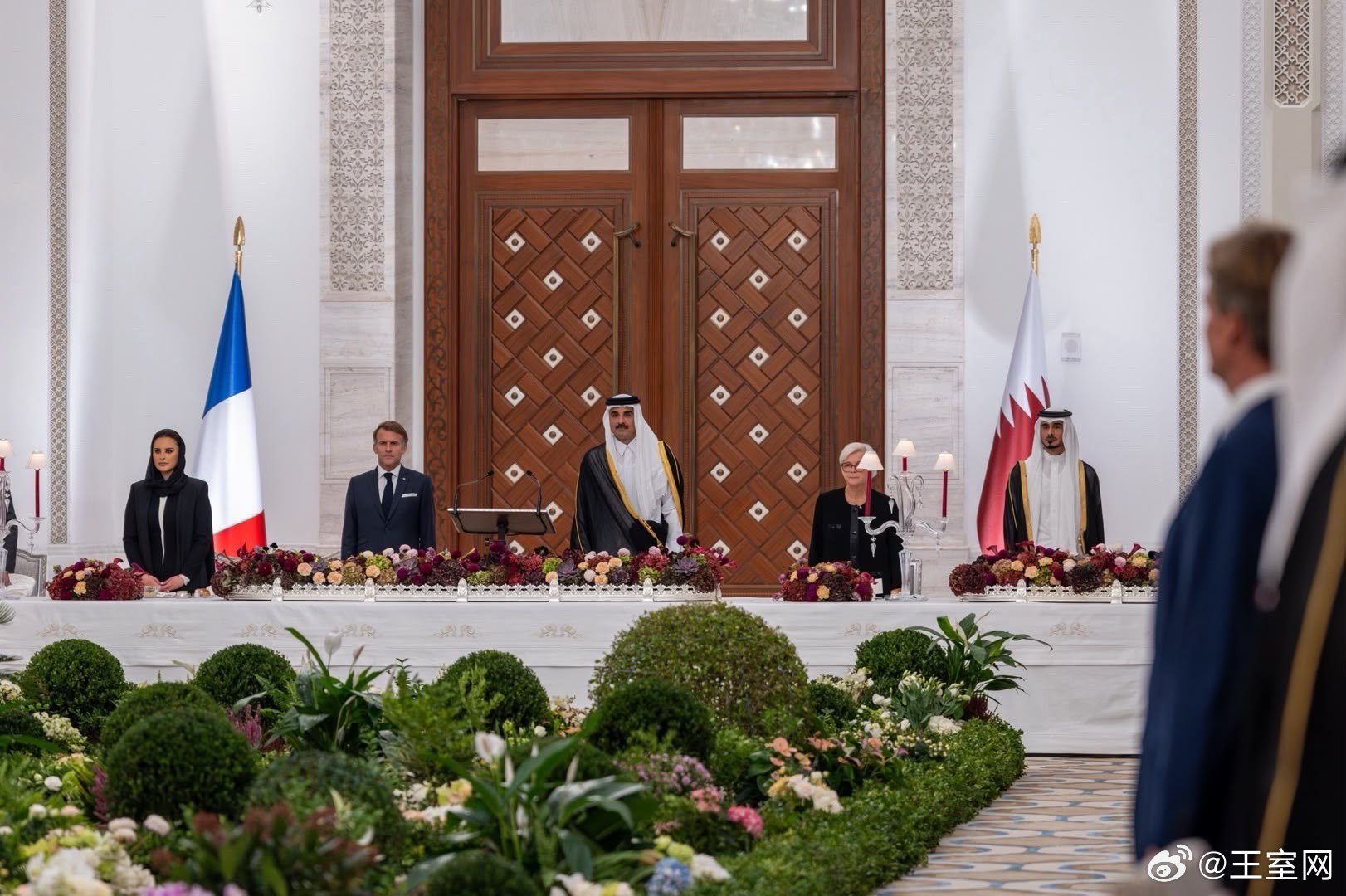 卡塔尔王室🇶🇦🇫🇷 10月21日，卡塔尔埃米尔塔米姆和王妃贾瓦哈接待工作