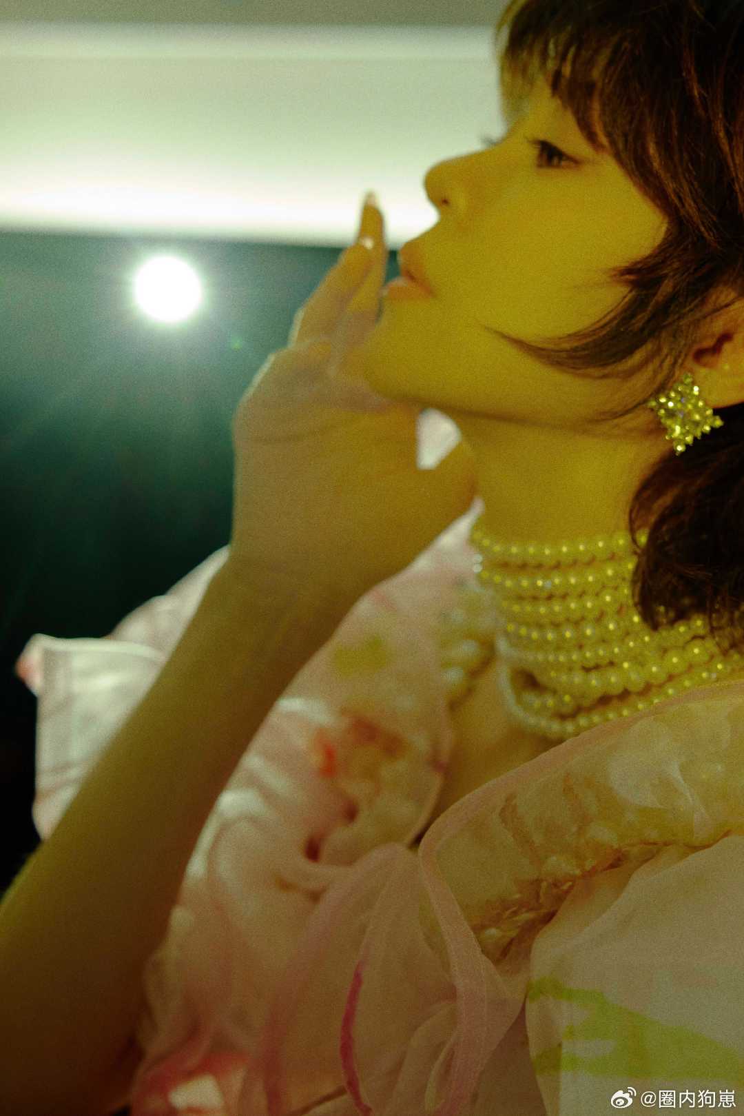 郁可唯二封内地最佳女歌手 郁可唯内地最佳女歌手 朋友圈都在刷郁可唯二封！从听她的
