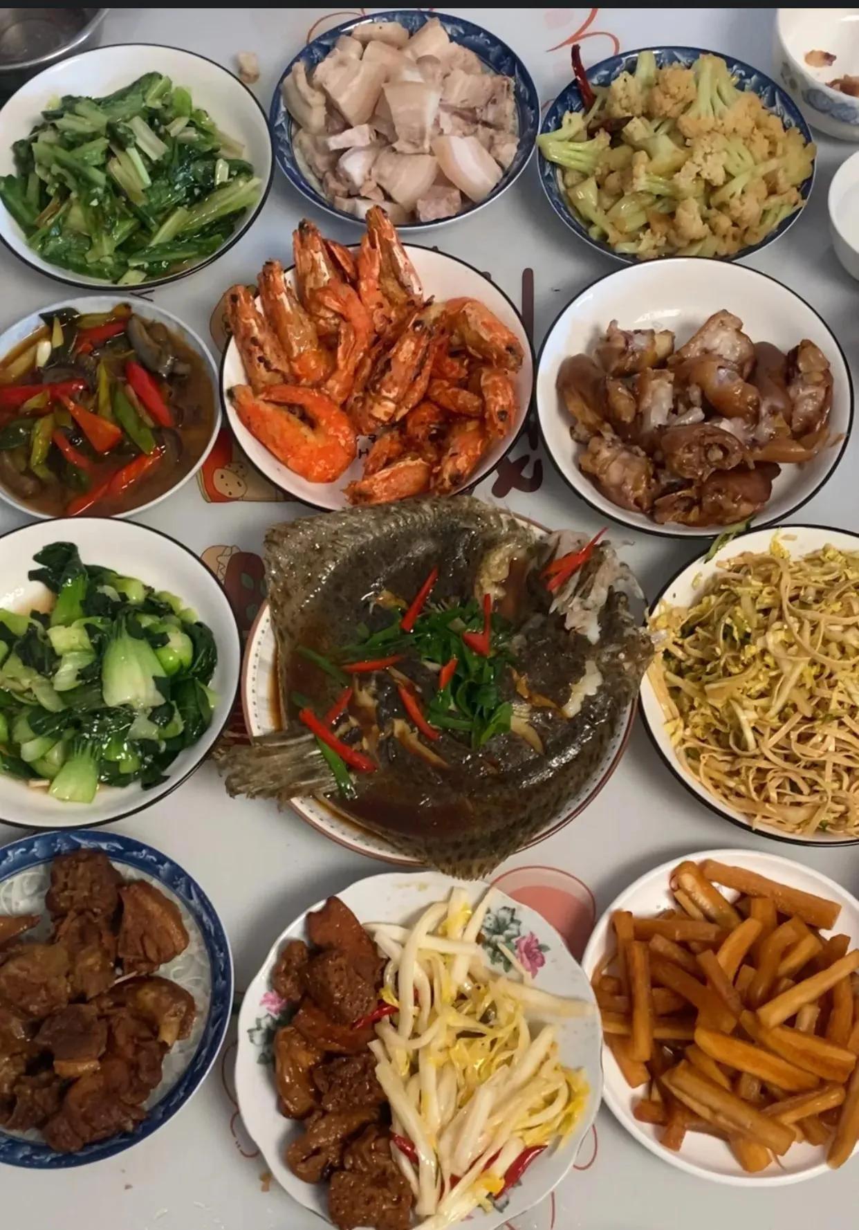 大过年的，别人家欢欢喜喜团圆，我家儿媳妇却连面都不露！

腊月二十八，儿子带着小