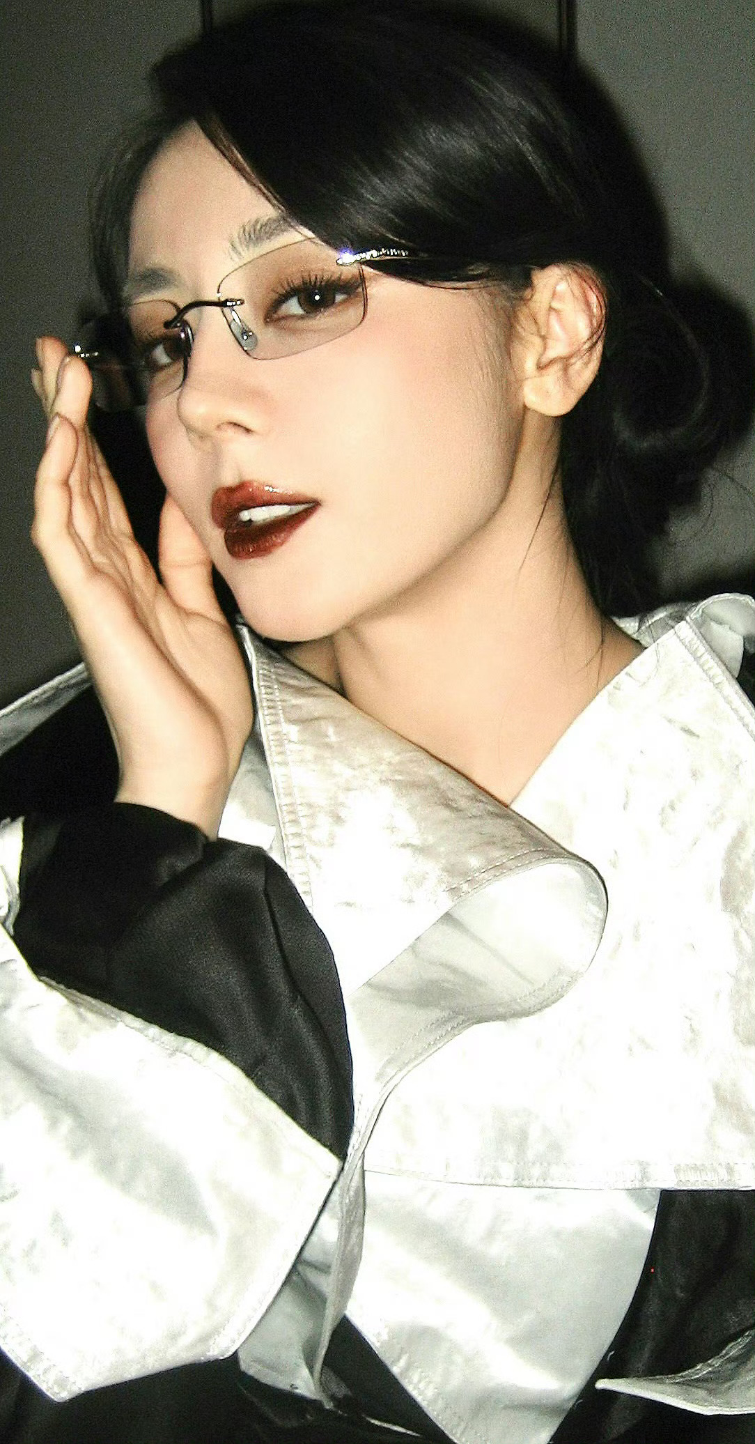 迪丽热巴像一幅被春天翻开的画【迪丽热巴】我汪的一声就叫出来了 