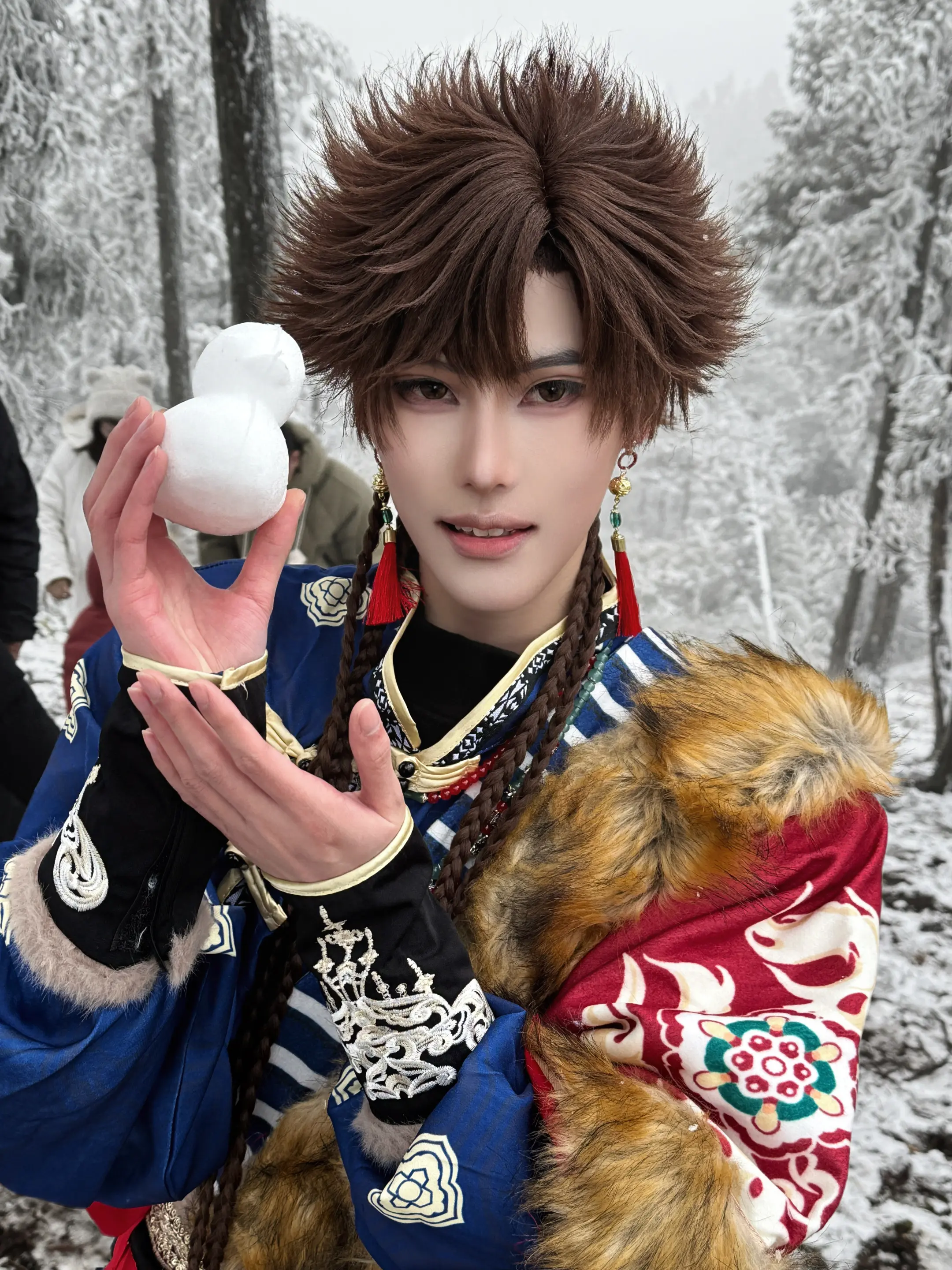 孙策来信。广陵王亲启：  展信欢颜。 今日外头落雪，是我今年见的第一场...