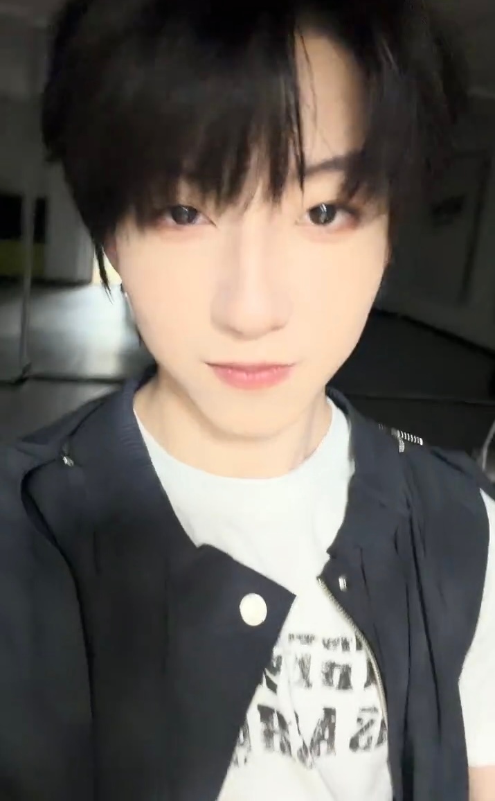 예뻐요🖤🖤 