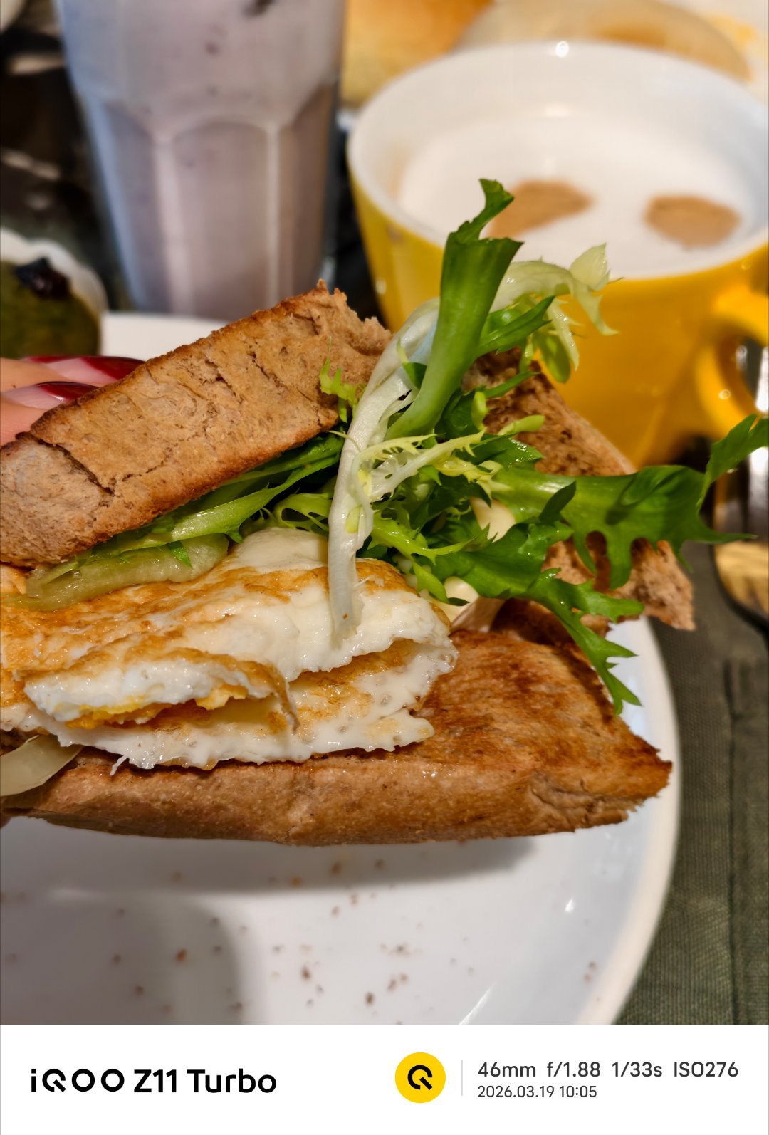 元气满满的我来了你看我睡醒了吗?早餐还是自制三明治？咖啡还是卡布奇诺手机还是iq