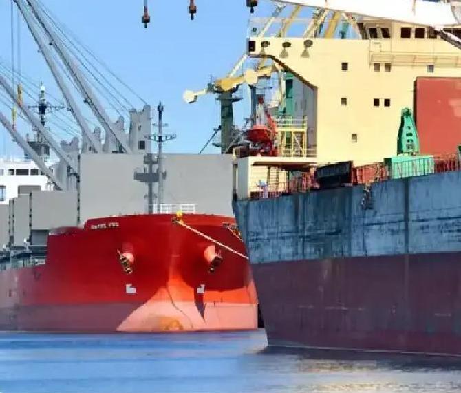 解释不清了！当一船满载6.9万吨巴西大豆的货轮，靠泊江苏泰州码头时，谁也没想到，