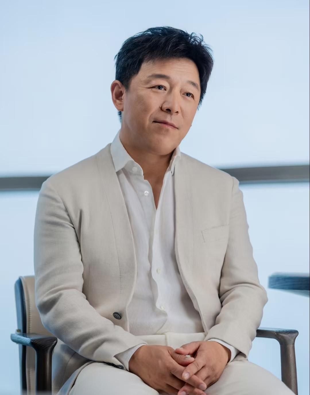 梁静问黄渤：“我特好奇，你骑车技术那么好，怎么就能把自己摔那么惨呢？”

黄渤回