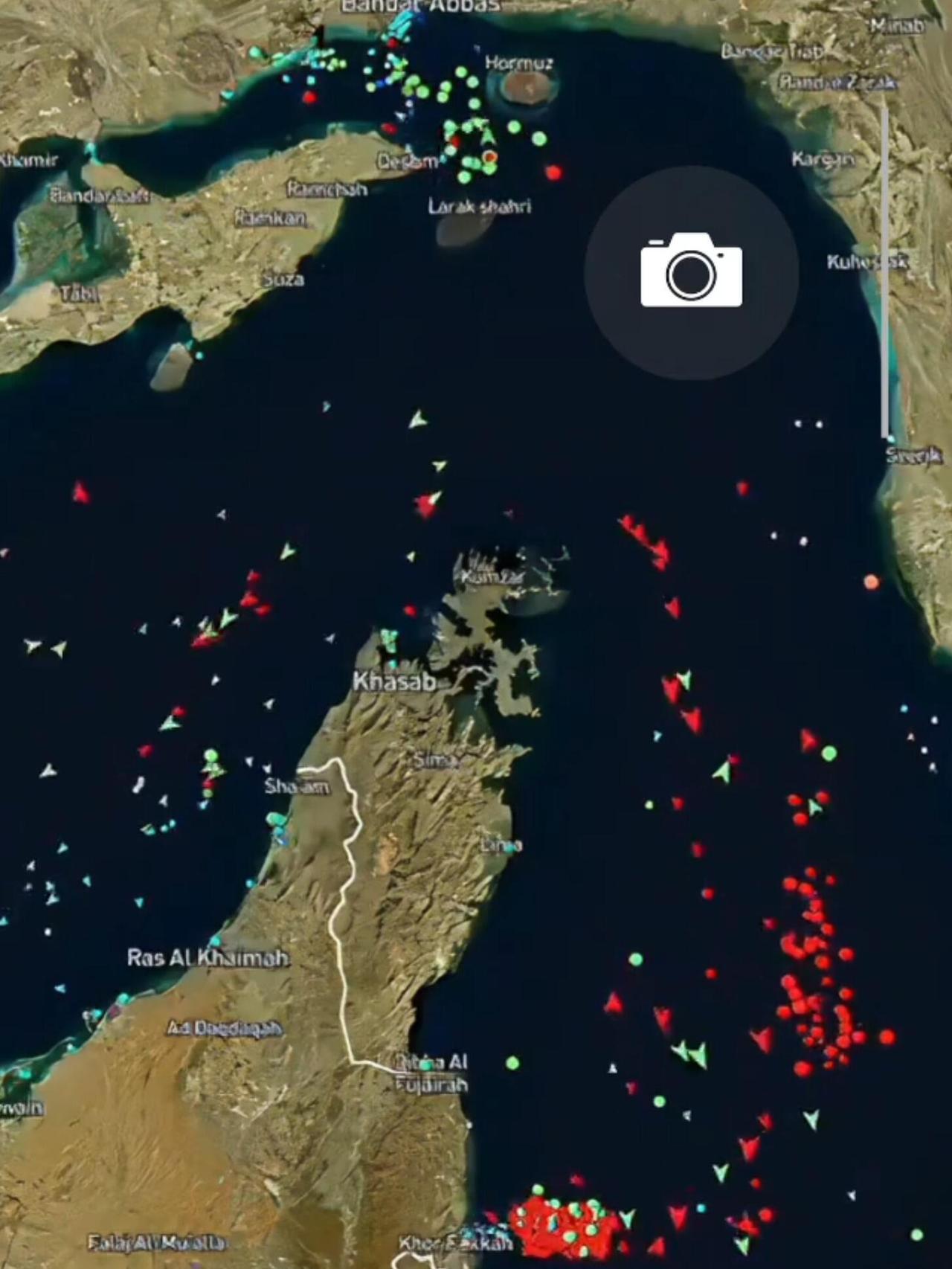 伊朗一关霍尔木兹海峡，好家伙，有人说全球一天能损失3万亿美元。这数字听着吓人，但