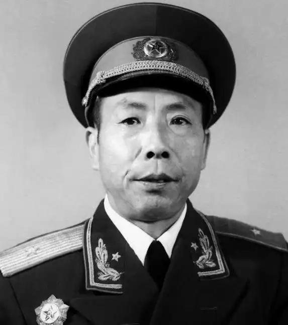 1937年西路军教导员绝境遇温情，敌军士兵暗中施救
 
1937年，西路军教导员
