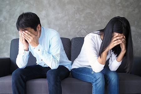 人伦大乱正在毁掉无数中国家庭

很多家庭过得一地鸡毛，根本不是缺钱，而是家里的秩