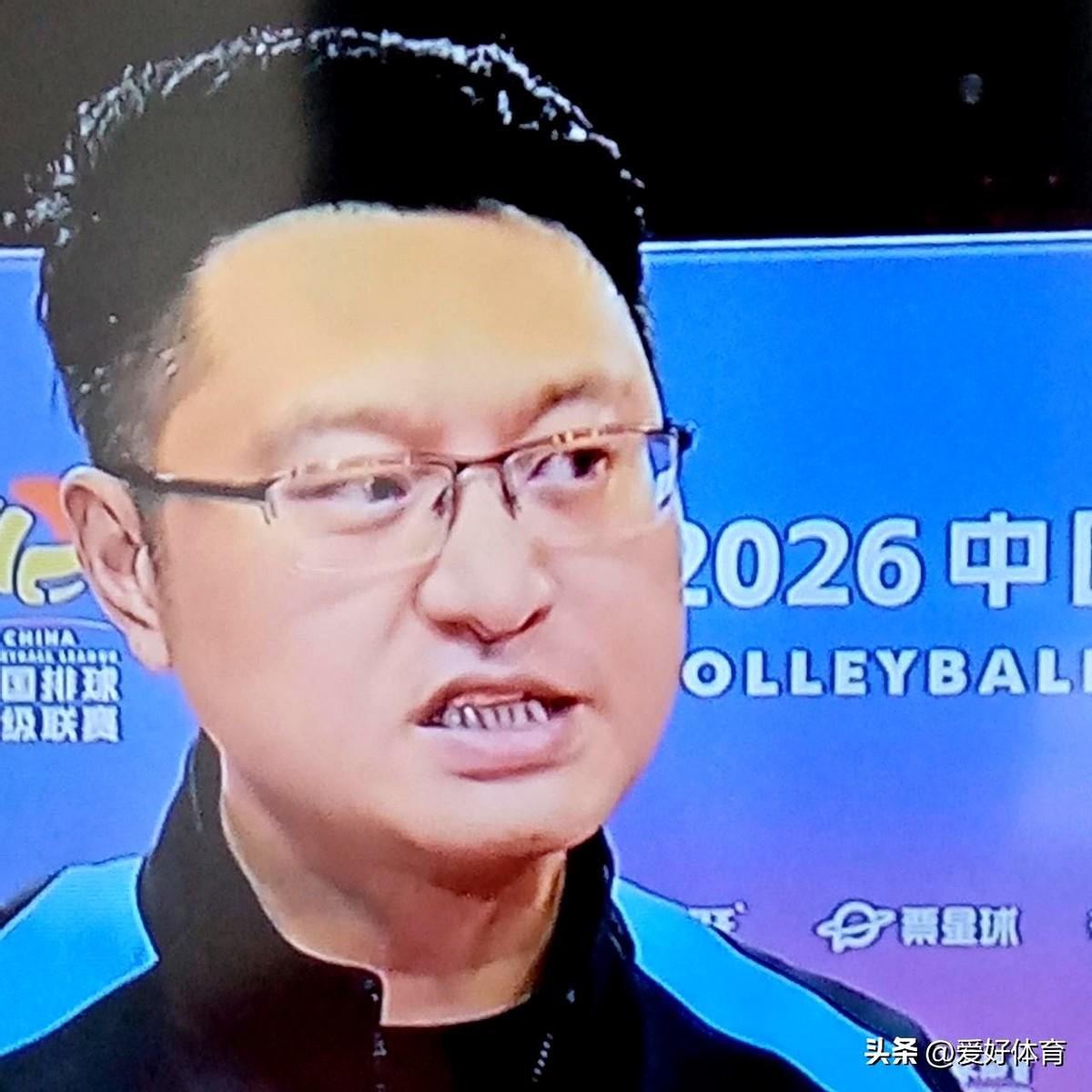 每次看刘浩指导赛前说话，都觉得心里特别踏实。
明儿客场是硬仗，他不说虚的，直接把