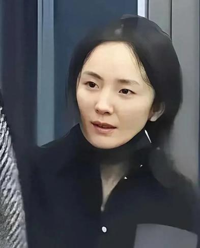 谢依霖曝和杨幂郭碧婷见面不能化妆 谢依霖在节目中透露，她与杨幂、郭碧婷私下约定见