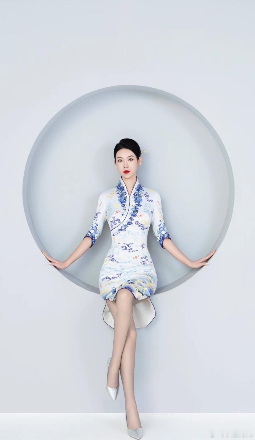 海航空姐的制服照，好美呀。 ​​​