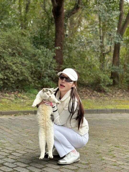 佘山球场偶遇猫猫条🐈