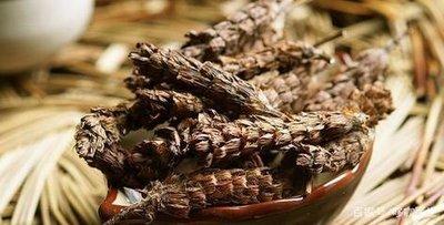 夏枯草加一物，调理身上结节，成本不过几块钱
很多人都知道夏枯草，路边也很常见，这