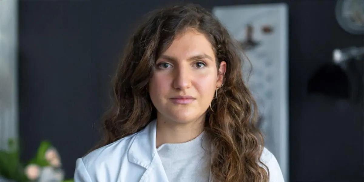 27岁的登山爱好者Iranzu Ollo Martínez在攀登比利牛斯山时不幸