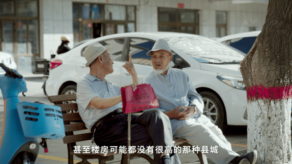 看到这个心里暖暖的，真的很感谢这些白衣天使们，这个世界的确充满了爱❤️县城突然来