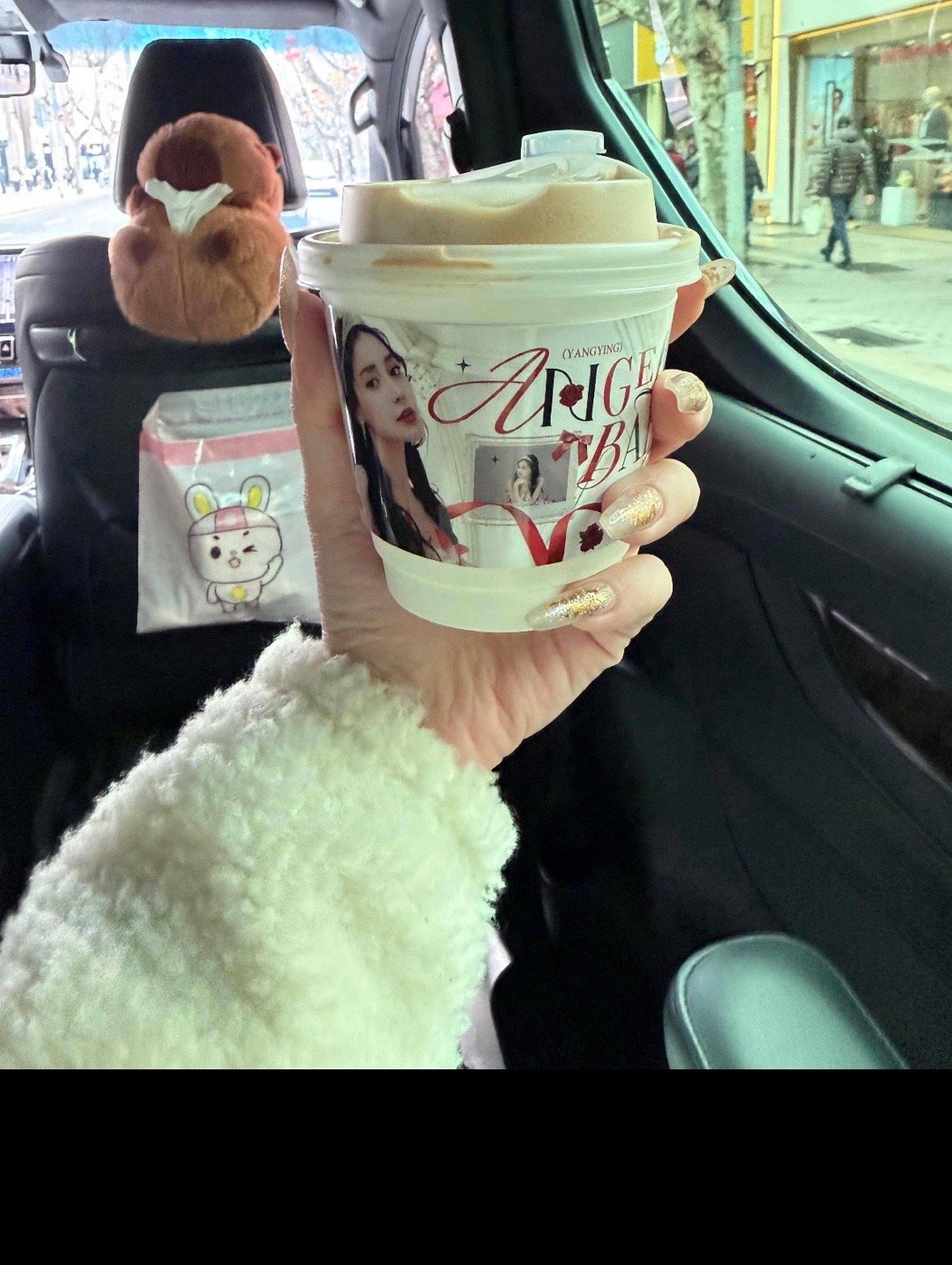 这下真是《 就算正主来了都领不到自己的周边 》了🤣偷偷去了粉丝办的生咖，但因为