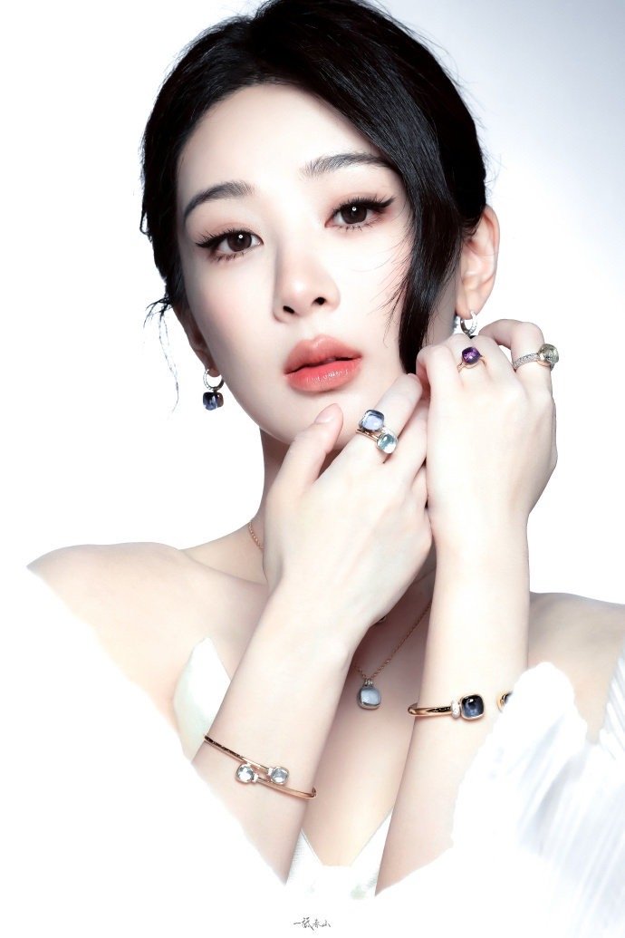 杨紫玉兰花开君再来 💜杨紫董竹君 我一向看人很准的，你这个人，一看就知道是我的