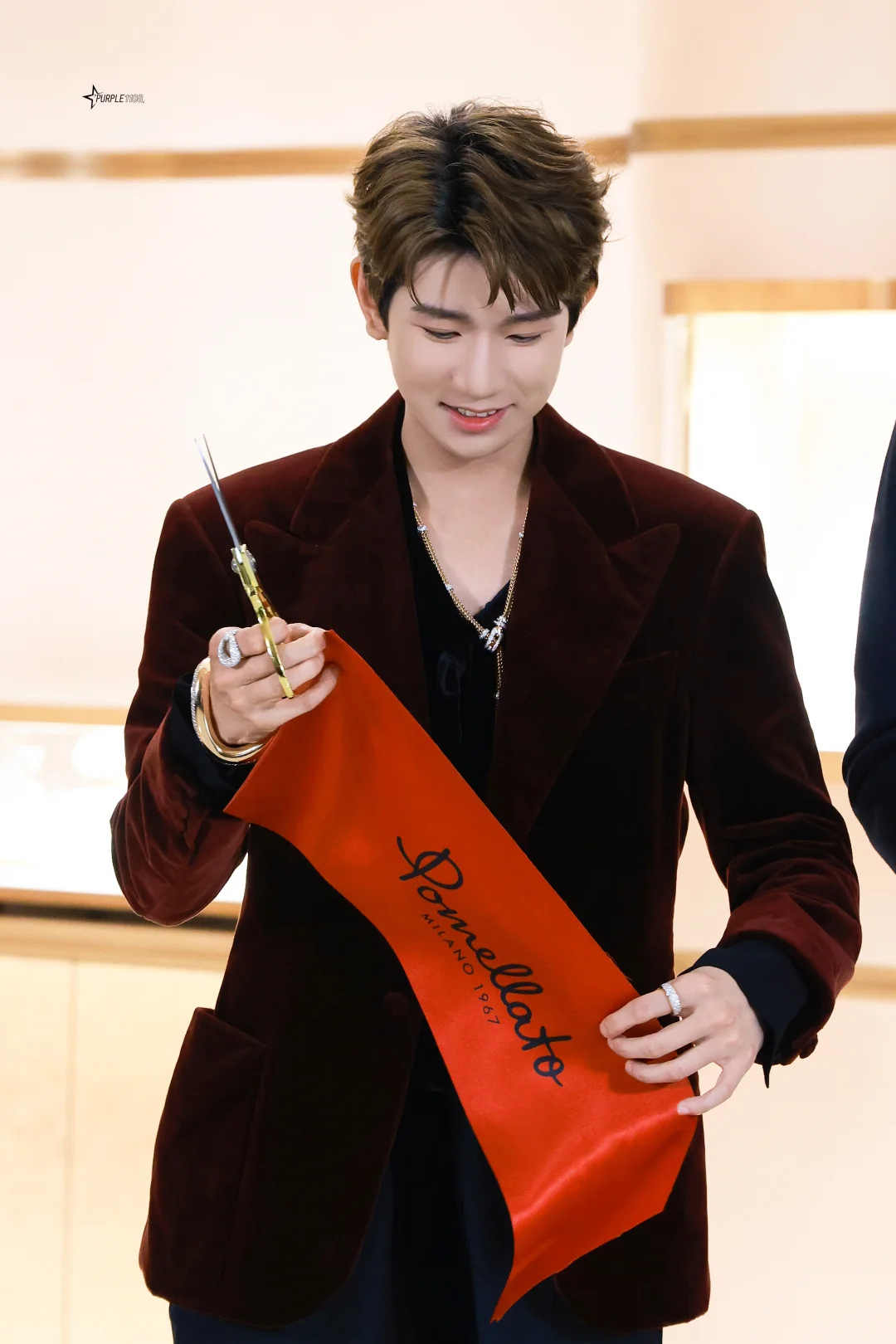 王源上海恒隆宝曼兰朵剪彩