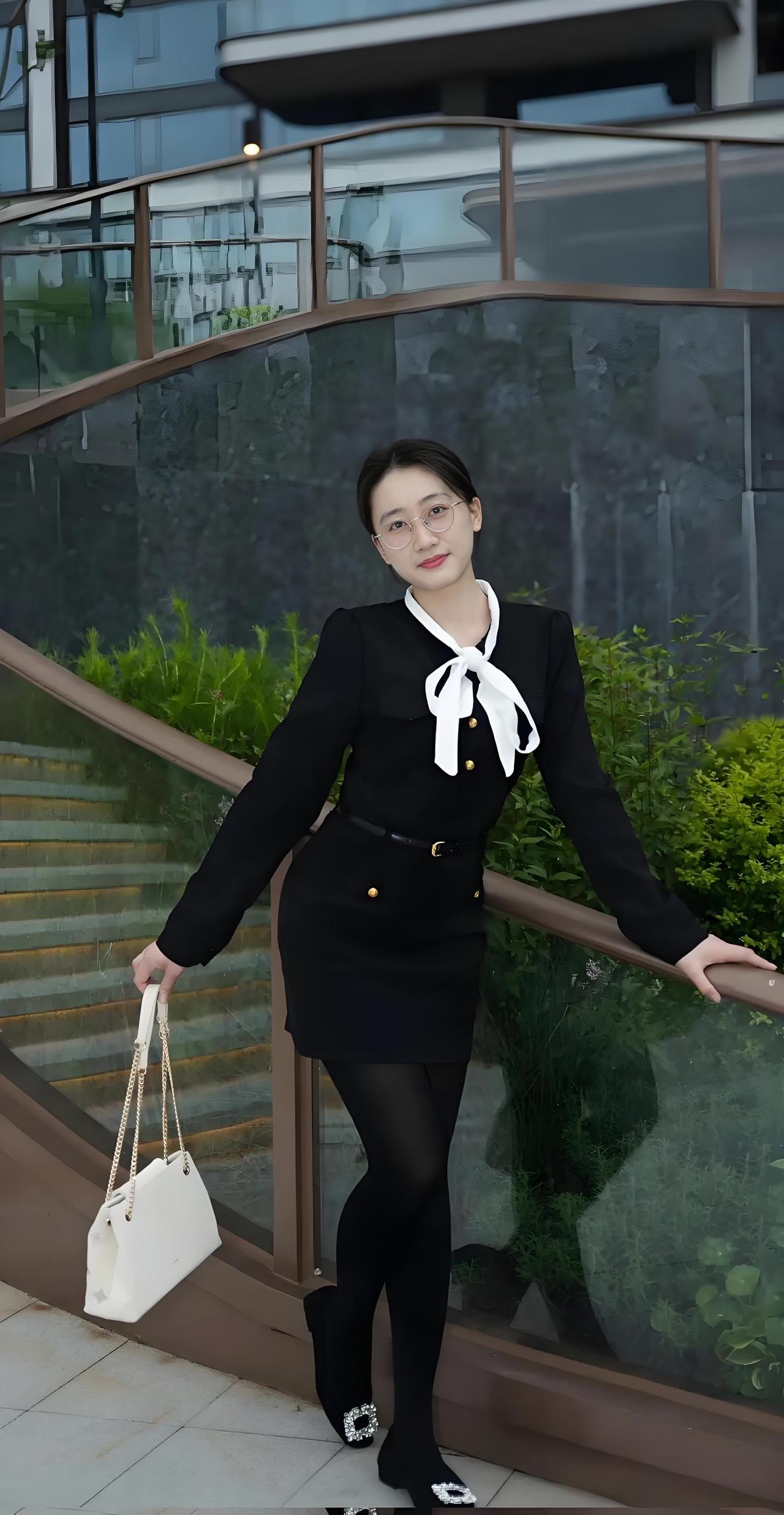 独处时的咖啡香，比人群更温暖❤️❤️
分享一张最近随手拍的照片人到中年你感觉到孤