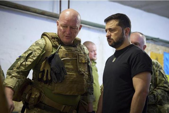 特朗普要向泽圣“赢学”好好学习，嘴上蹦出的一串数字骗取欧洲900亿资金。
   