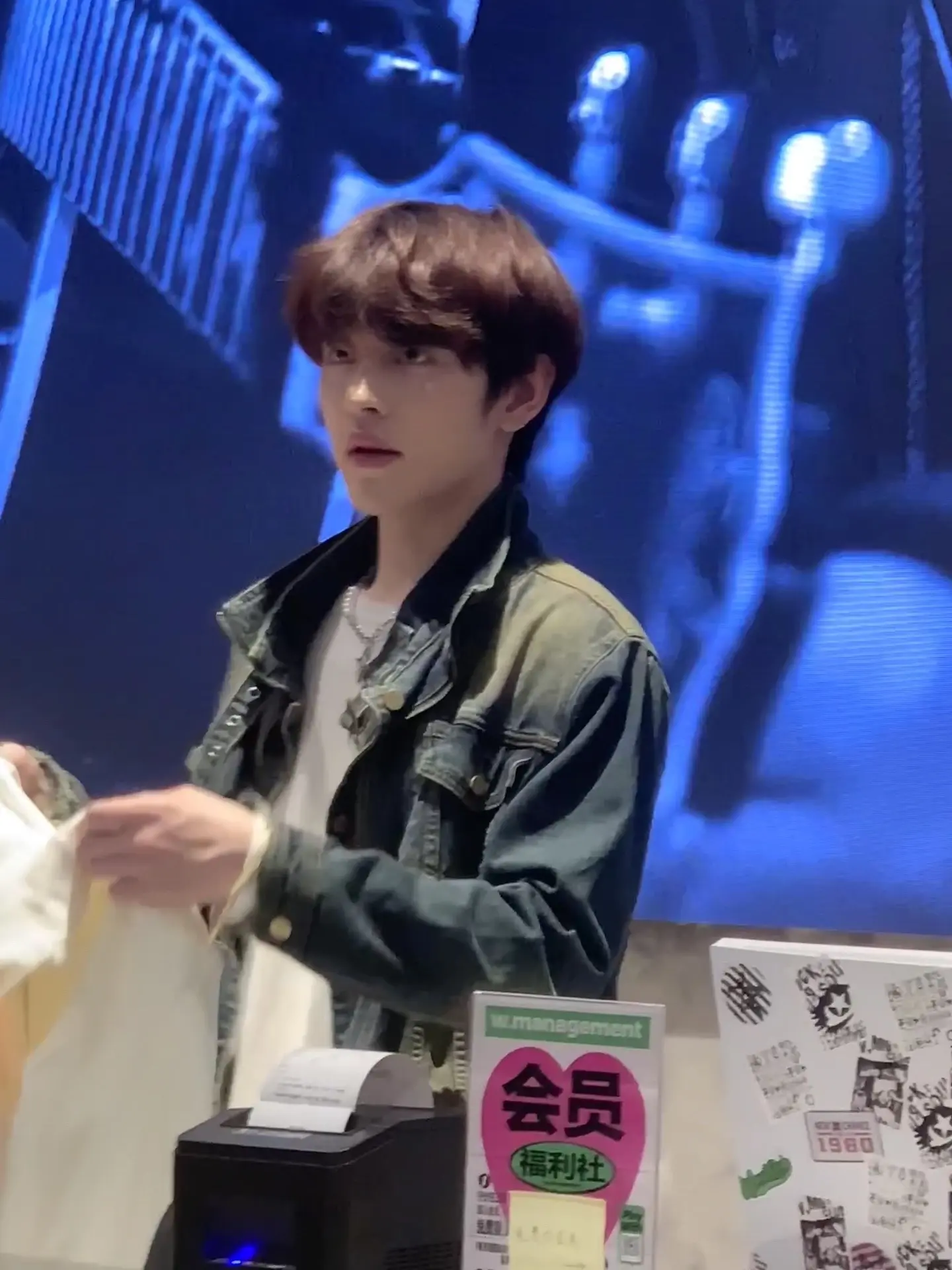 微分碎盖永远的神.帅气两个字 跟哥一辈子