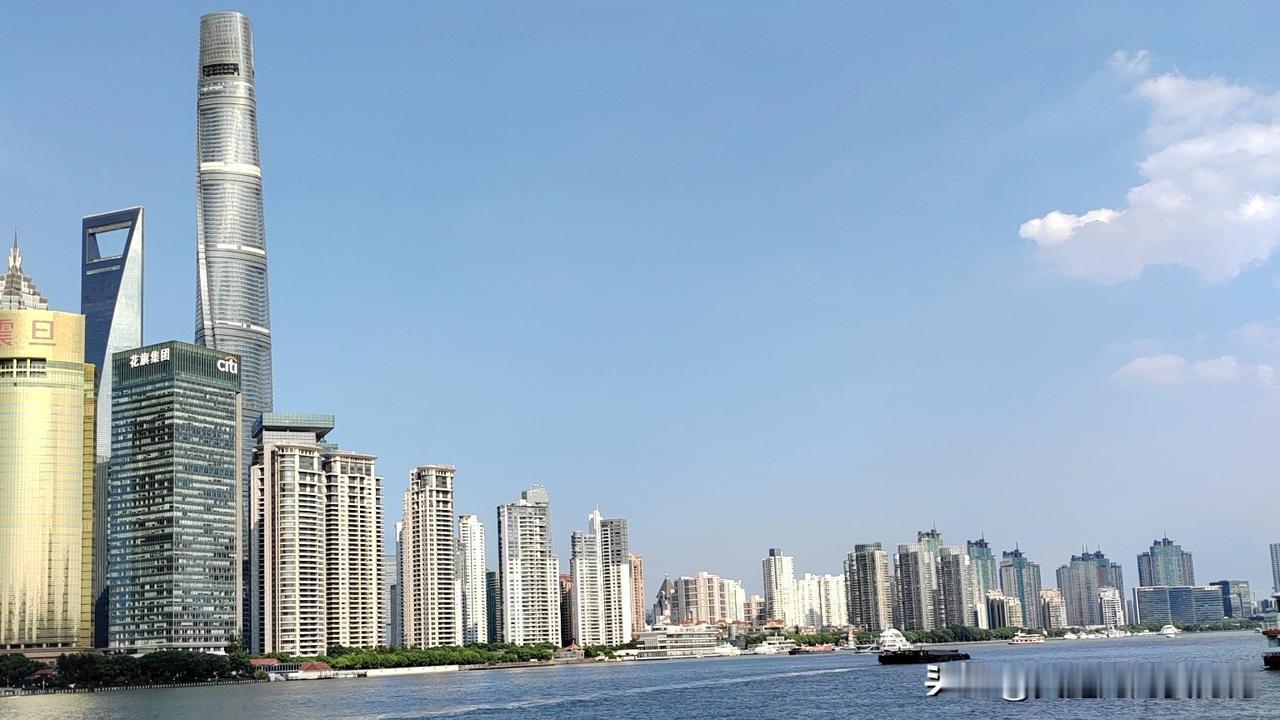 每天有新内容，
并没有那么难，
只是你没有发现，
它藏在哪里。

创作者写作，