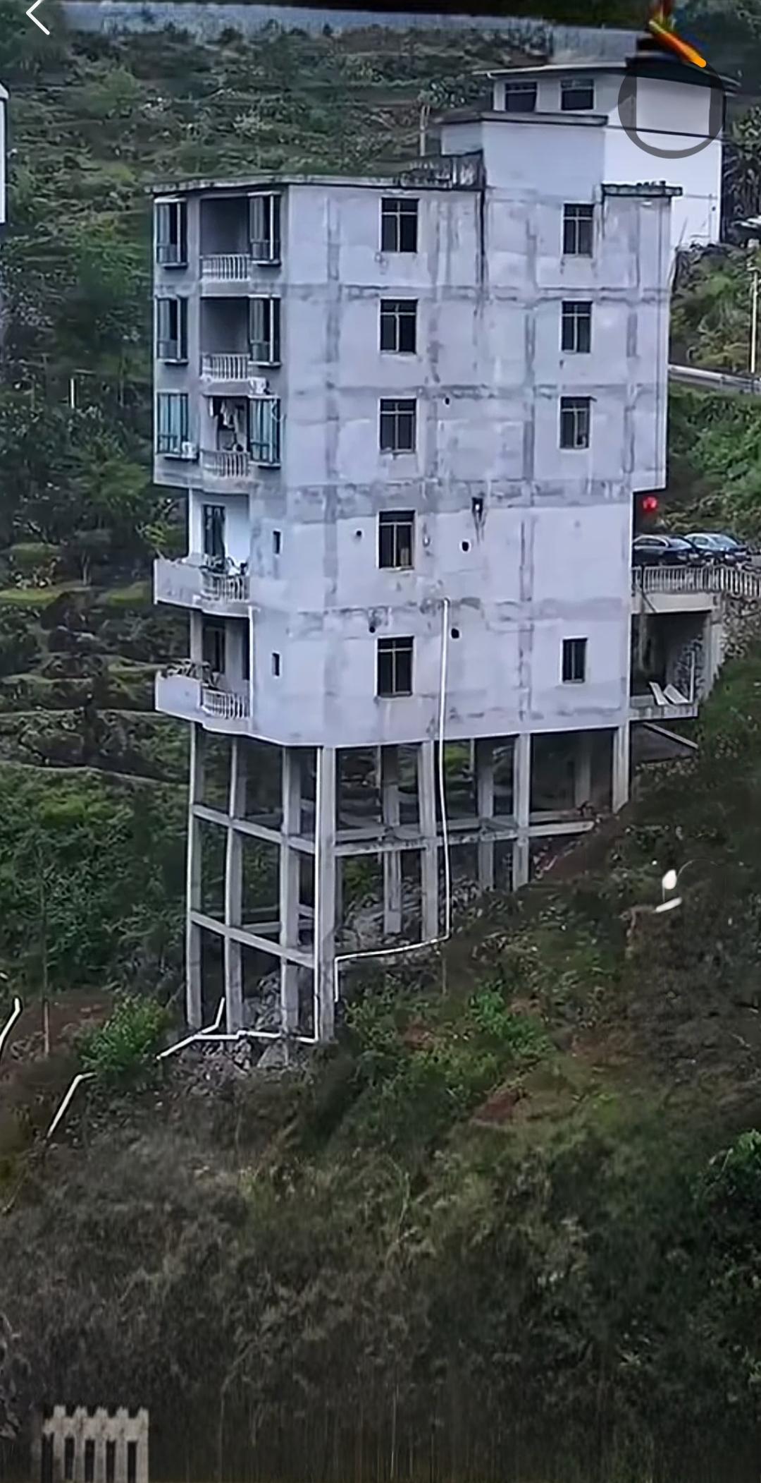 这房子你敢住吗？？？看着就害怕！！