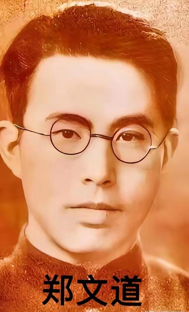 [月亮]1942年，地下党郑文道求死未果被日军囚于医院。护士换药时总多给一张纱布